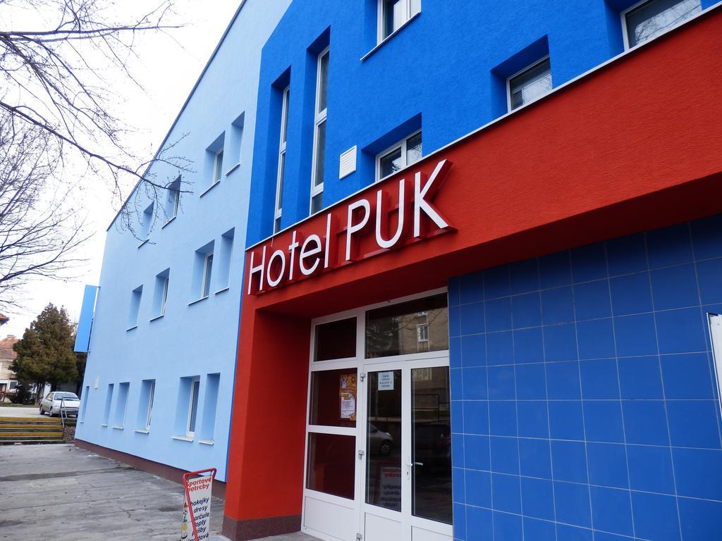 Hotel Puk Topolcany Exterior photo